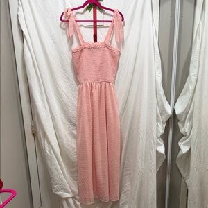 Elegant Pink Maxi Dress with Textured Design